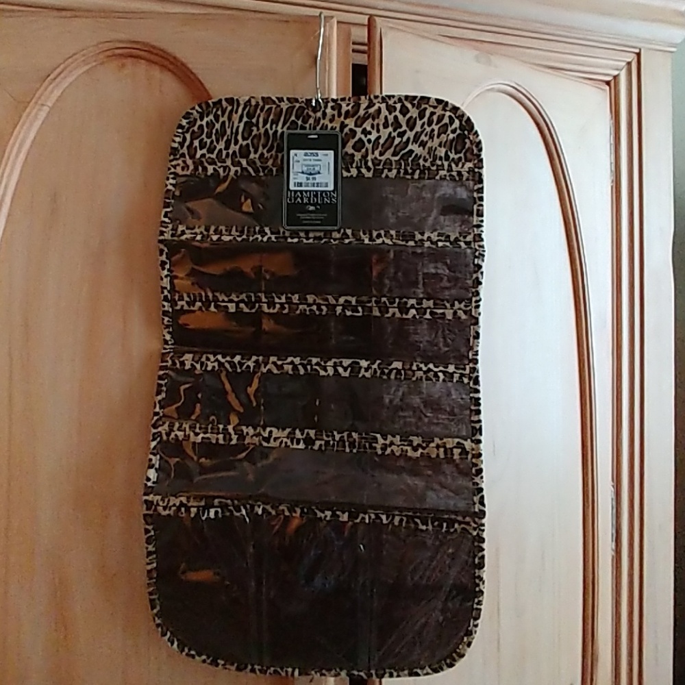 Make up or jewelery storage